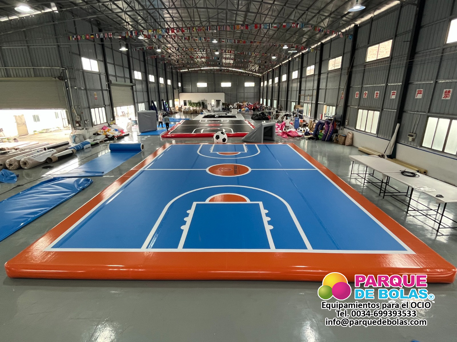 https://parquedebolas.com/images/productos/peq/campo%20de%20basket%20hinchable.jpg