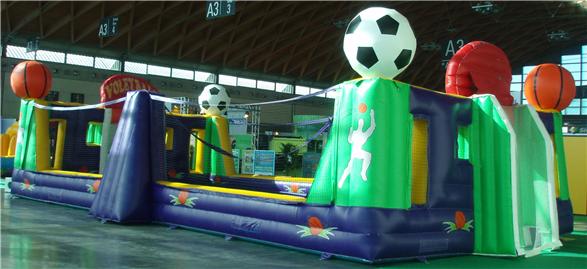https://parquedebolas.com/images/productos/peq/hinchable%20futbol%20volley%20basket%208522%207x12,5x2,6.jpg