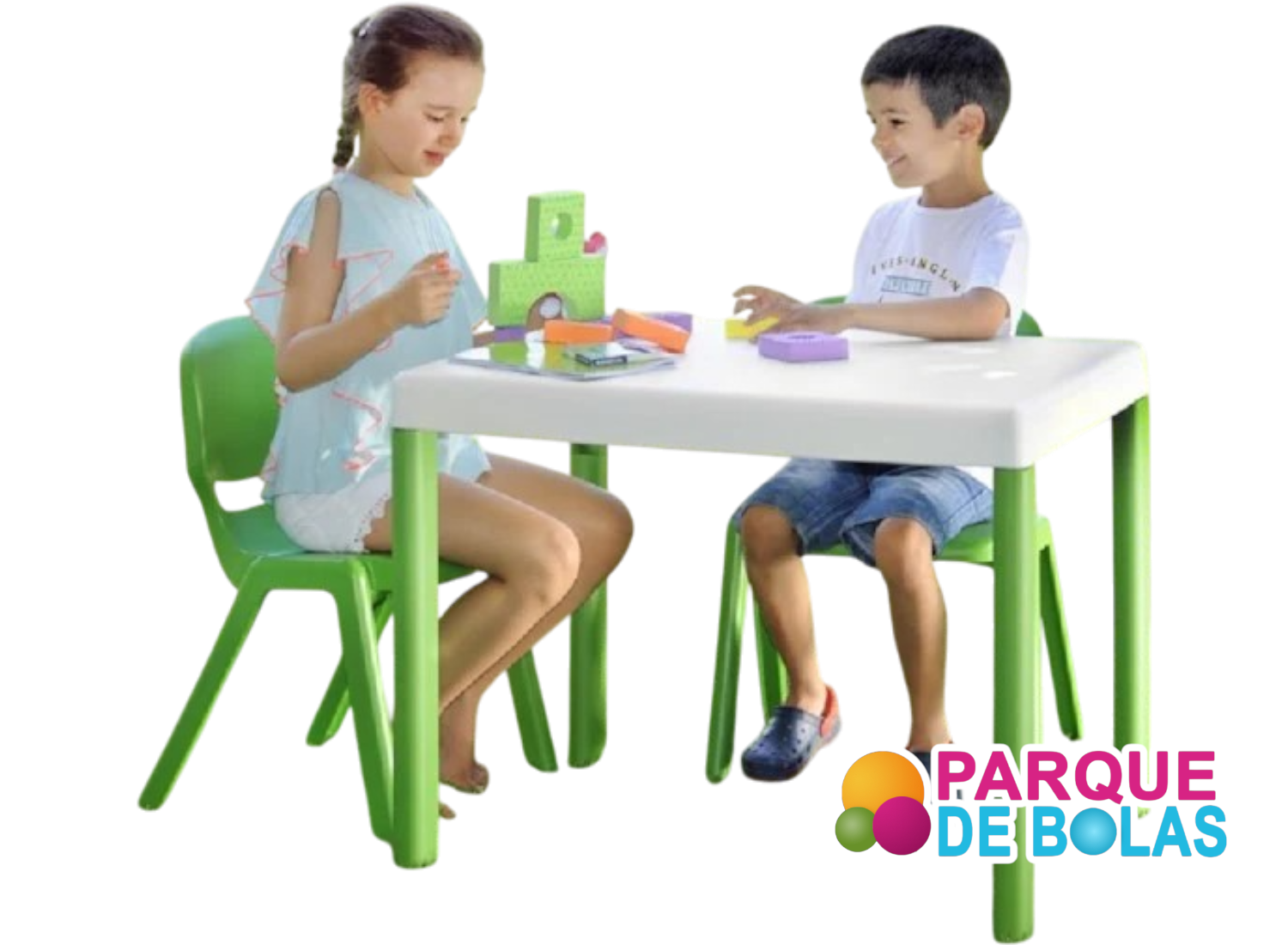 https://parquedebolas.com/images/productos/peq/mesa%20plastica%20manualidades%202%20%281%29.png