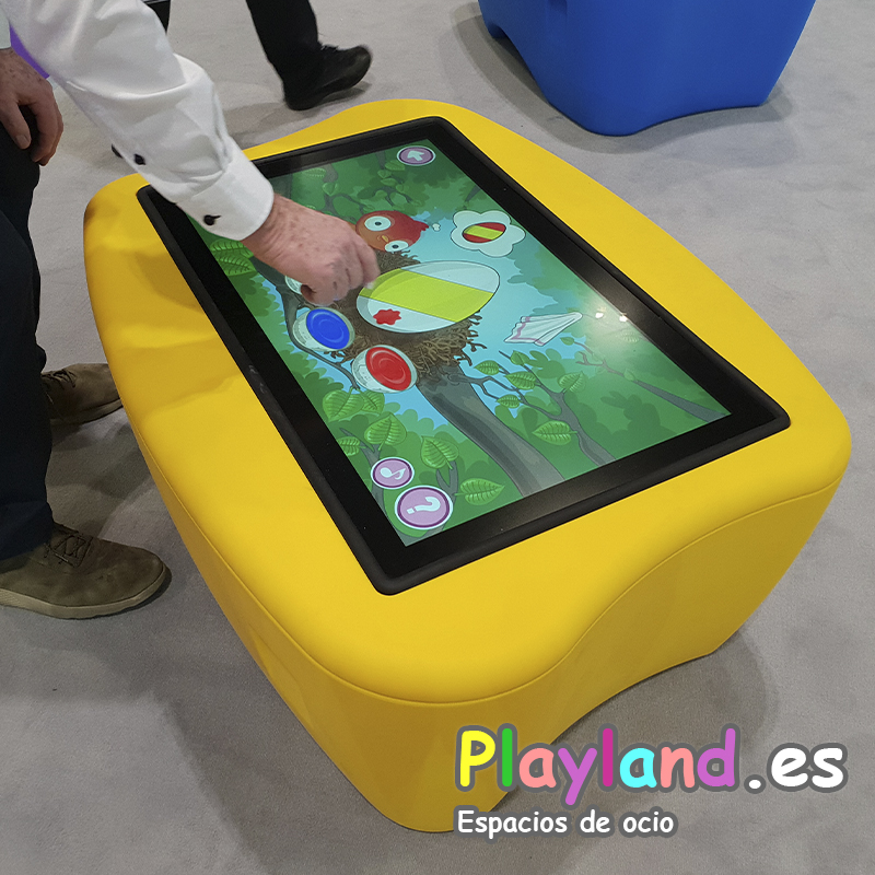 https://parquedebolas.com/images/productos/peq/mesa-interactiva-amarilla-1.jpg