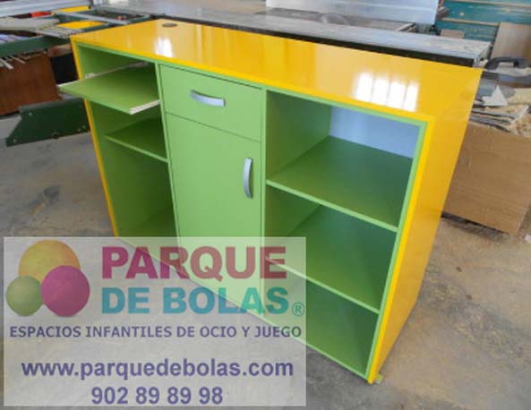https://parquedebolas.com/images/productos/peq/tn_mueble%20recepcion%20para%20parques.jpg