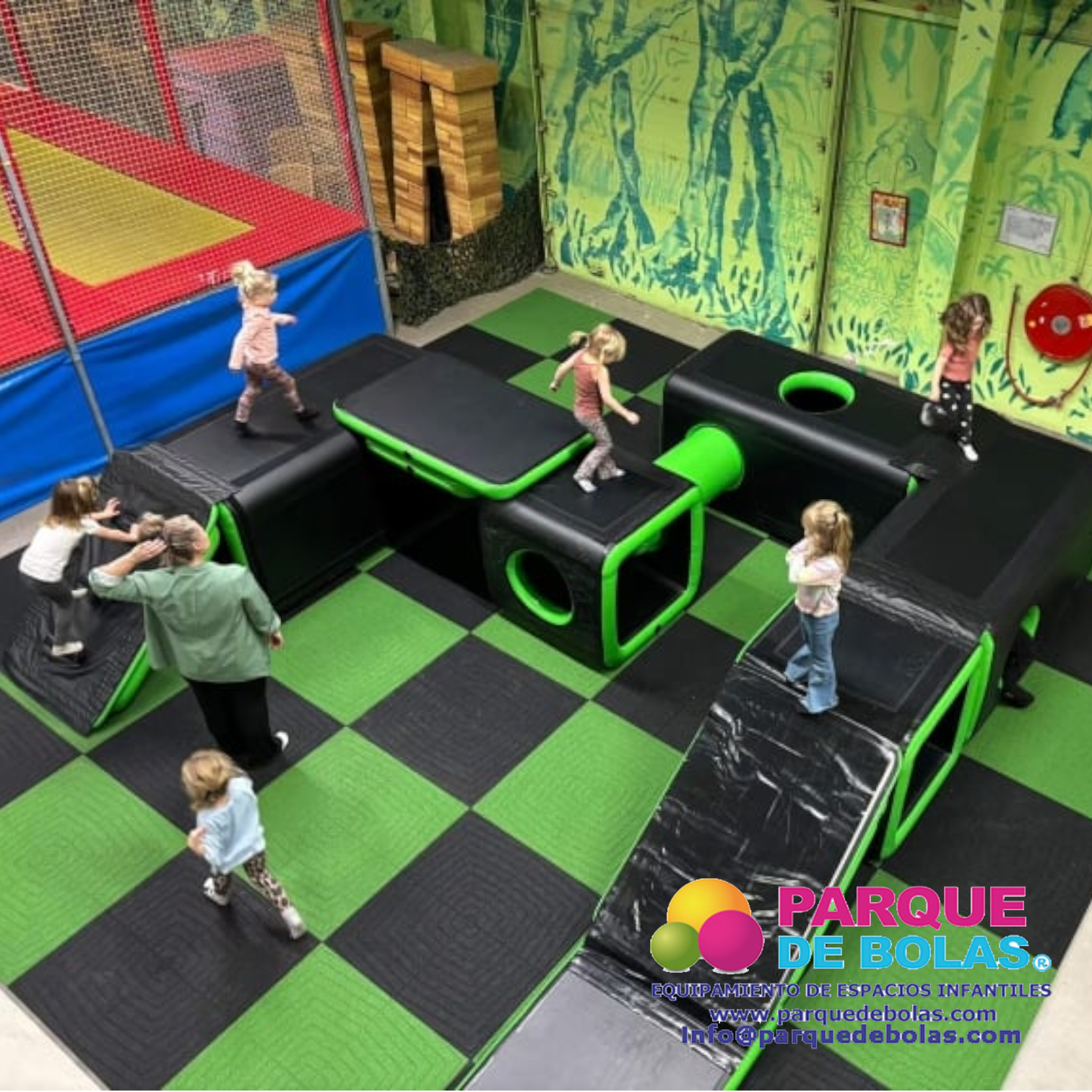 https://parquedebolas.com/images/productos/peq/parque%20infantil%20hinchable%20para%20centros%20de%20ocio.png