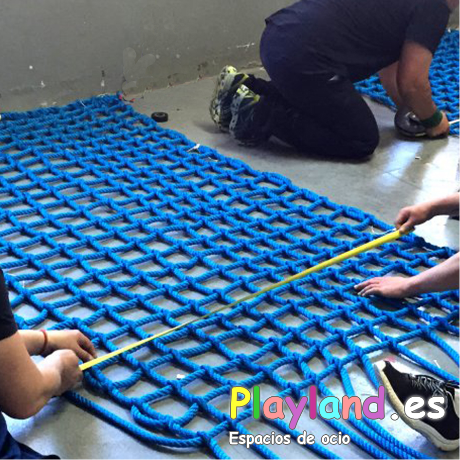 https://parquedebolas.com/images/productos/peq/red-escalada-para-parques.jpg