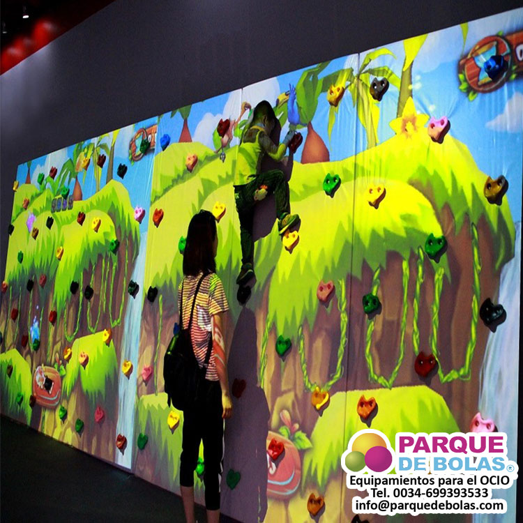 https://parquedebolas.com/images/productos/peq/rocodromo%20interactivo%202.jpg