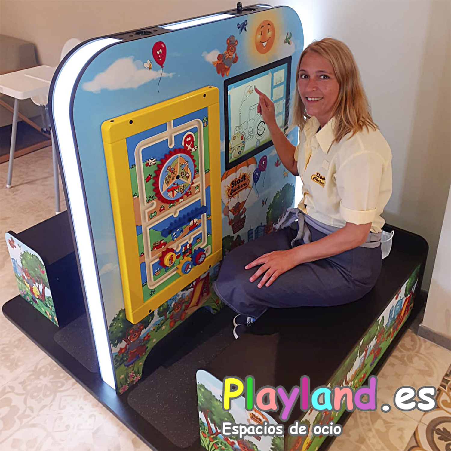 https://parquedebolas.com/images/productos/peq/zona-de-juegos-para-restaurantes.jpg